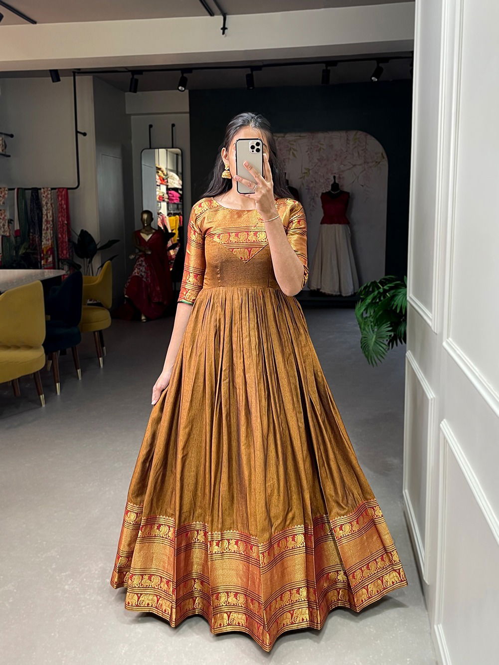 LC 71 By Laabh Narayan Pet Cotton Designer Gown Wholesale Suppliers In Mumbai